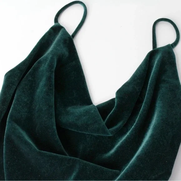 Windsor Spaghetti Strap Dark Green Velvet Dress - Picture 4 of 7